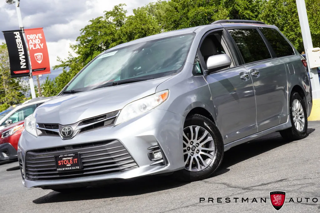 Toyota Sienna photo 16