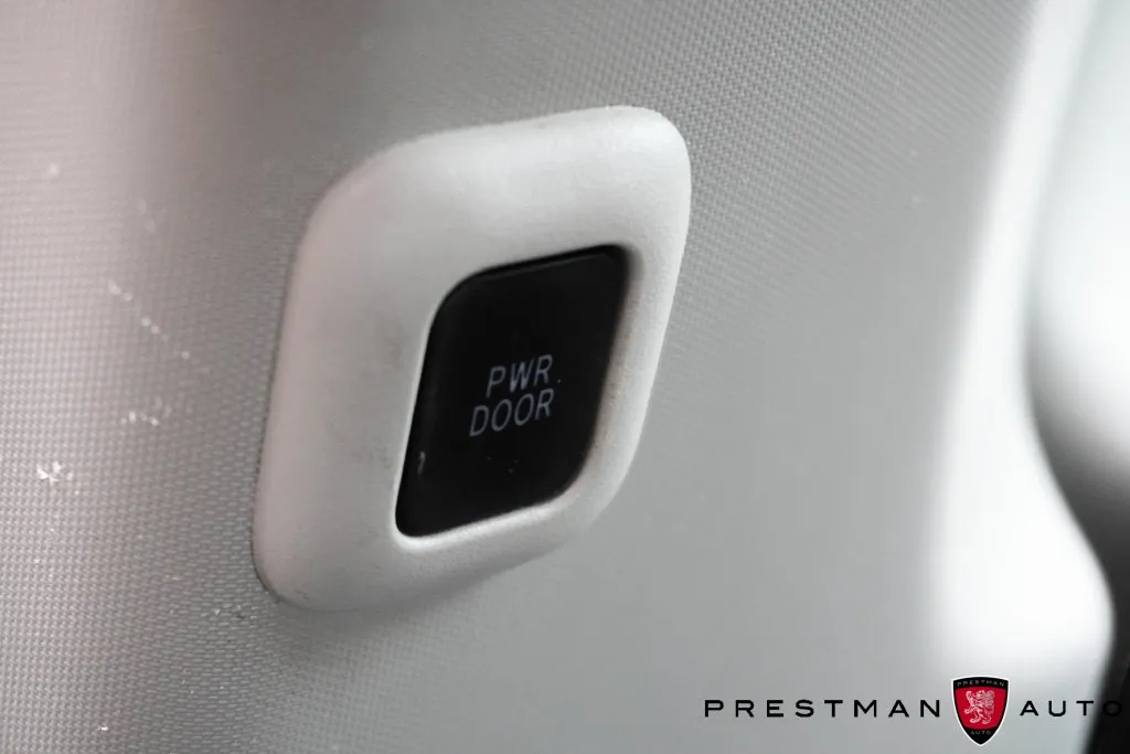 Toyota Sienna photo 38