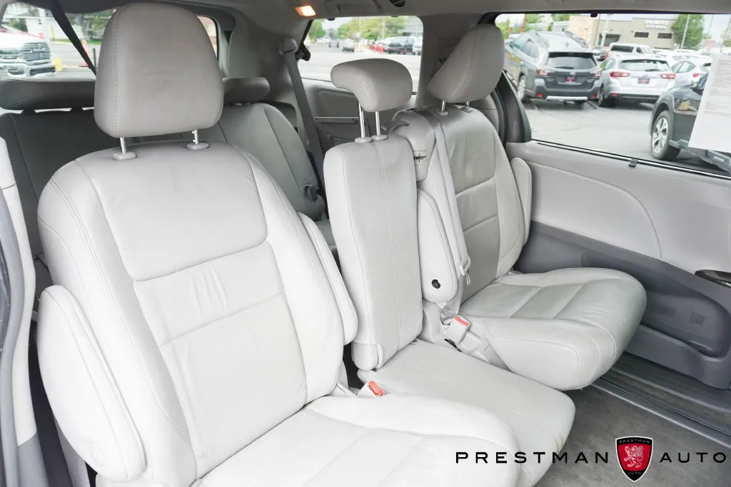 Toyota Sienna photo 41