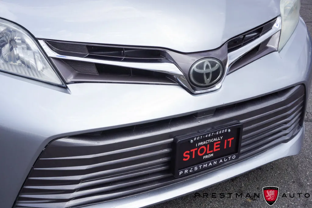 Toyota Sienna photo 14