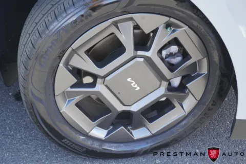 Photos of 2025 Kia Carnival Hybrid SX for sale in Salt Lake City, UT at Prestman Auto