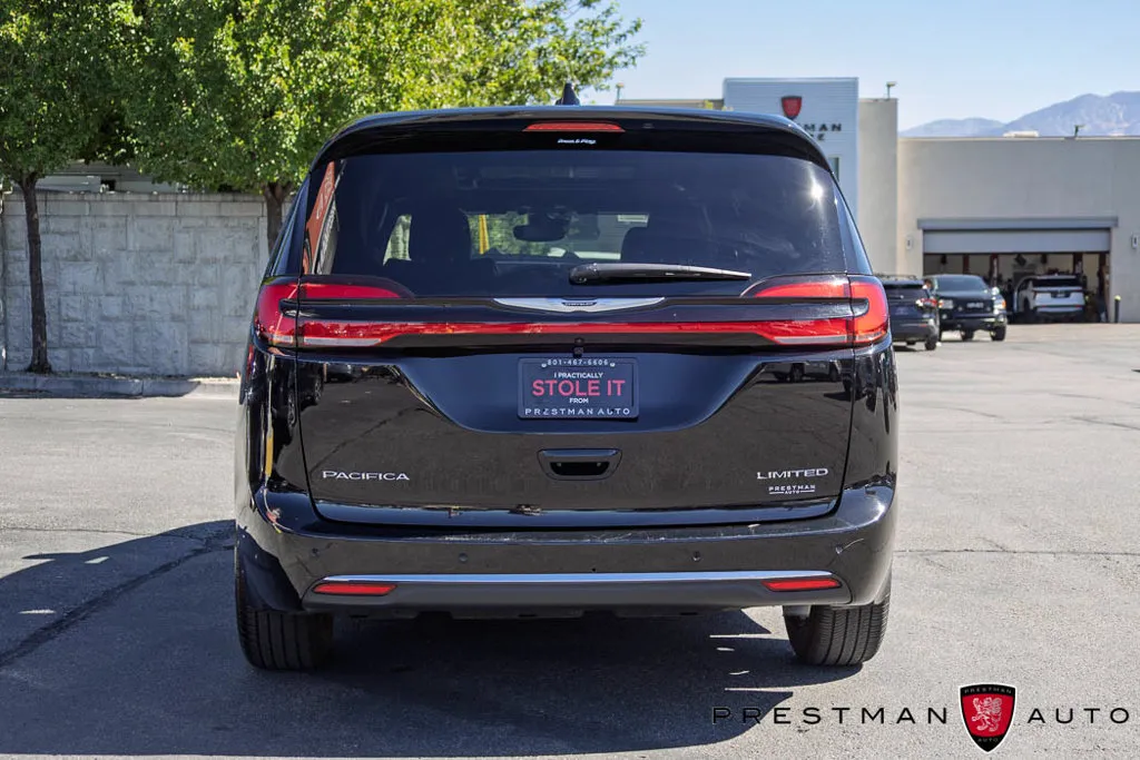 Chrysler Pacifica photo 19