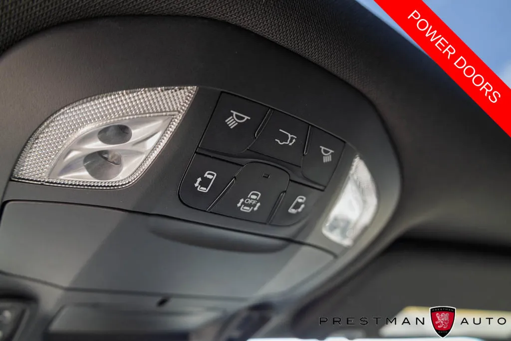 Chrysler Pacifica photo 11