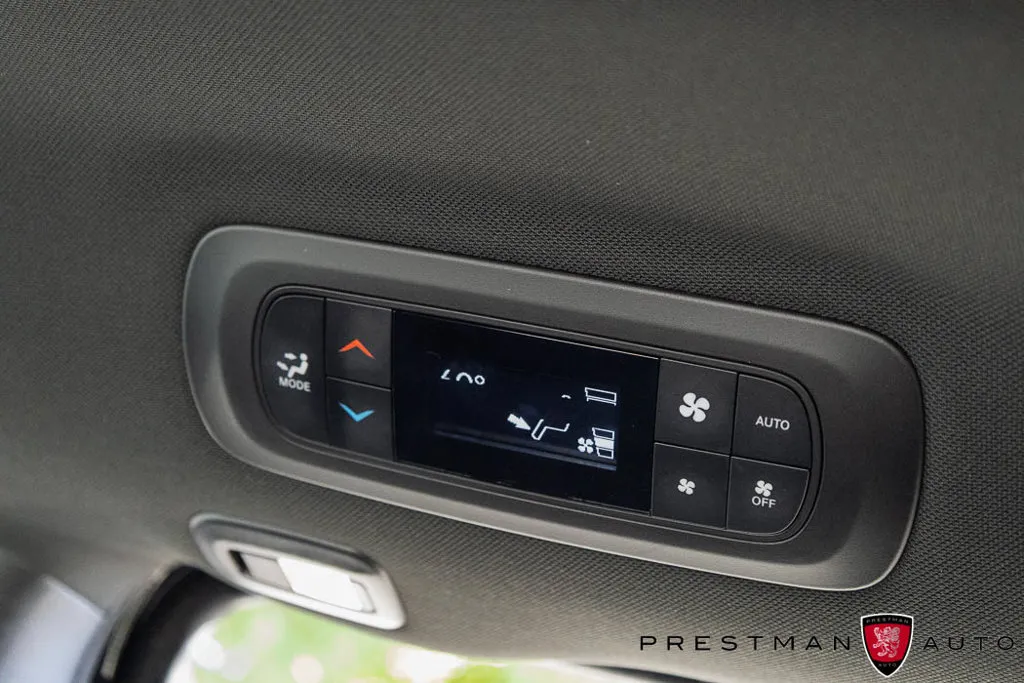 Chrysler Pacifica photo 43