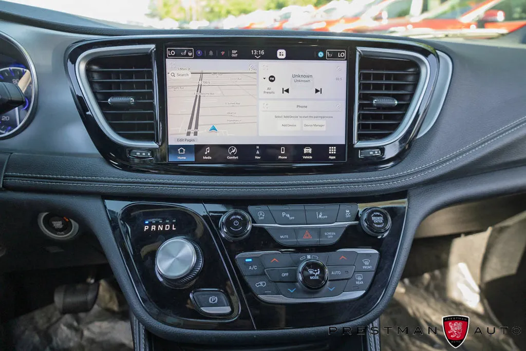 Chrysler Pacifica photo 33