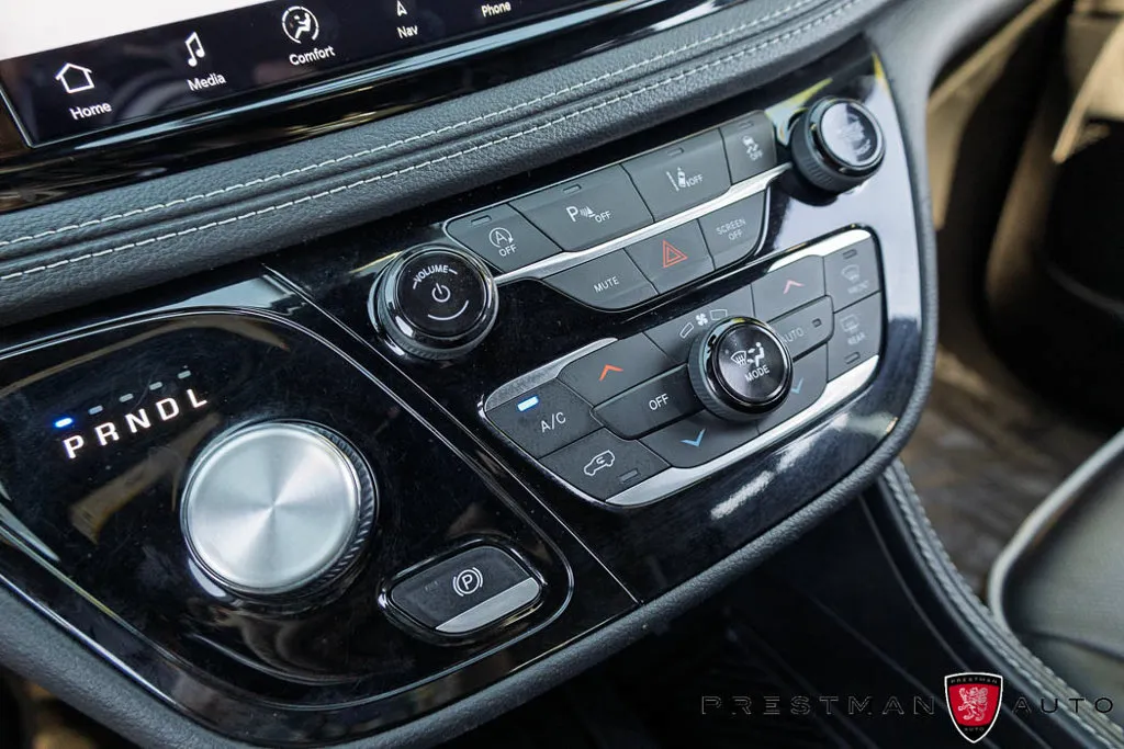Chrysler Pacifica photo 38