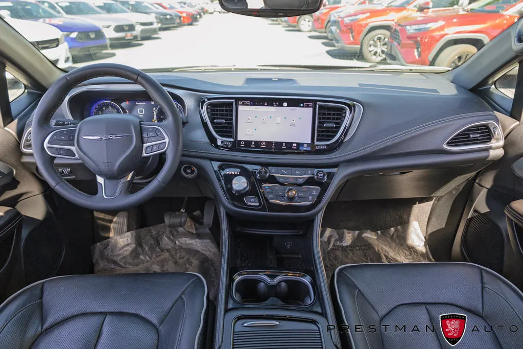 Chrysler Pacifica photo 41