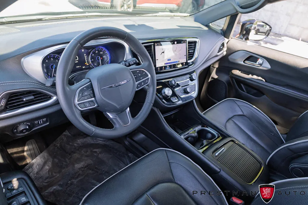Chrysler Pacifica photo 24