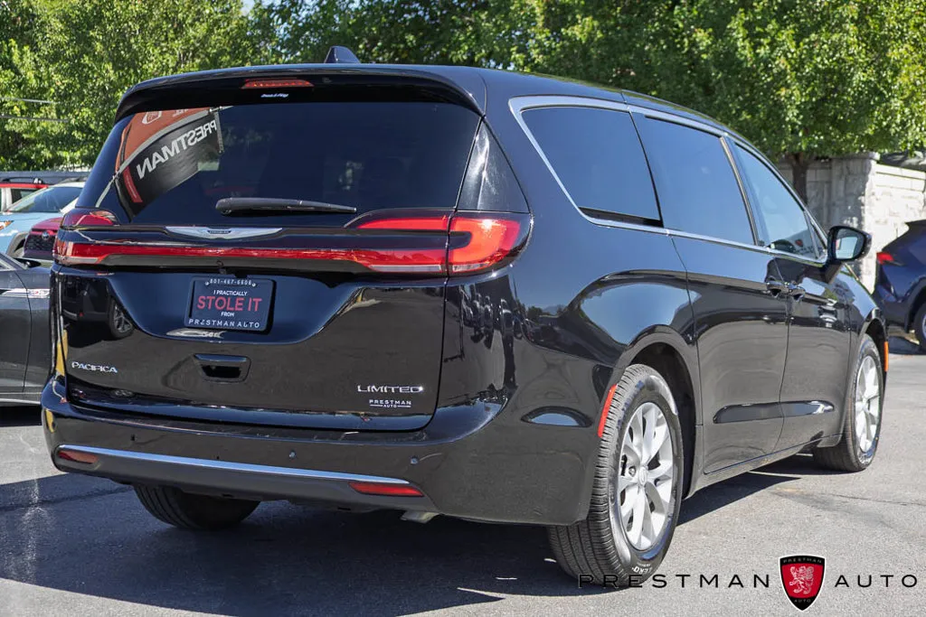 Chrysler Pacifica photo 20