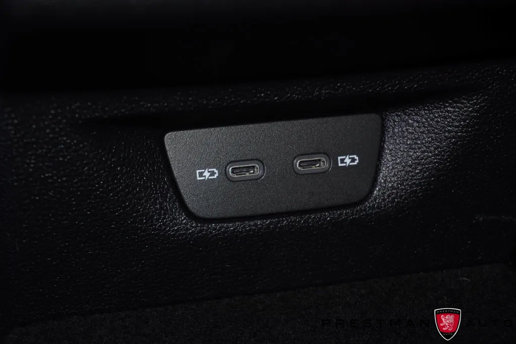 Volkswagen Golf R photo 38