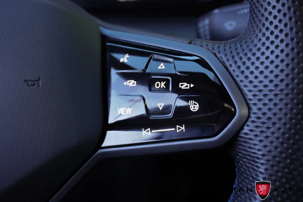 Volkswagen Golf R photo 31