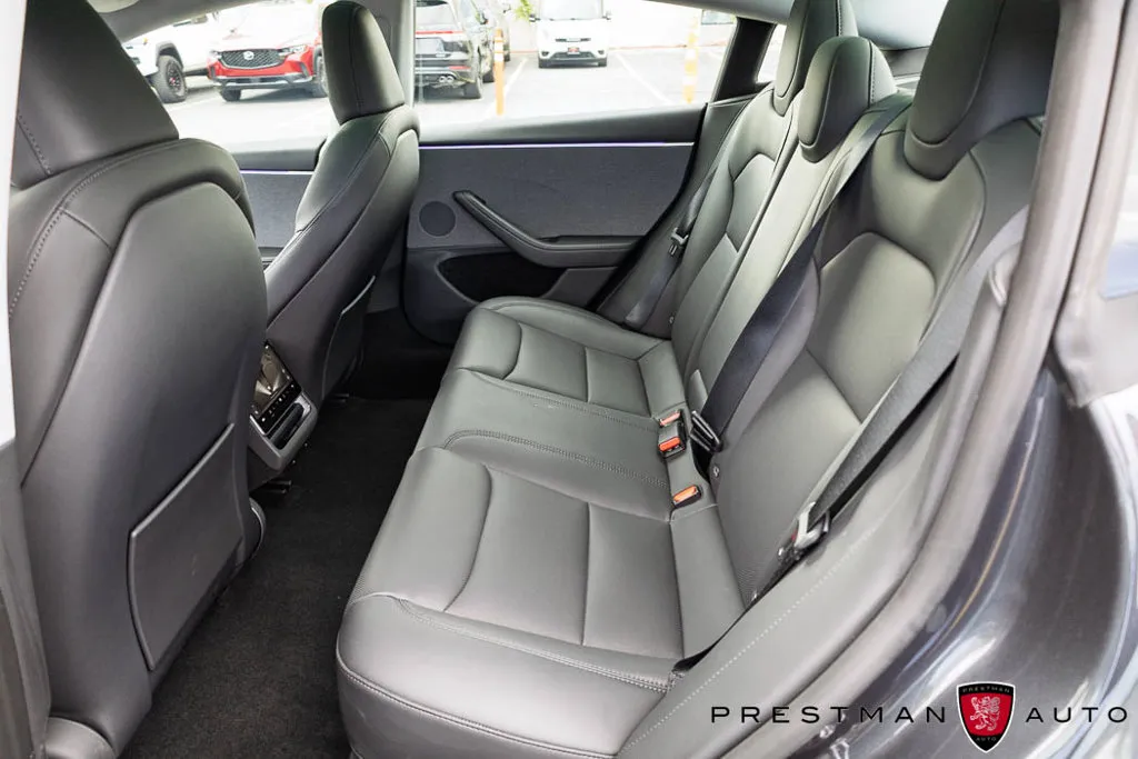 Tesla Model 3 photo 33