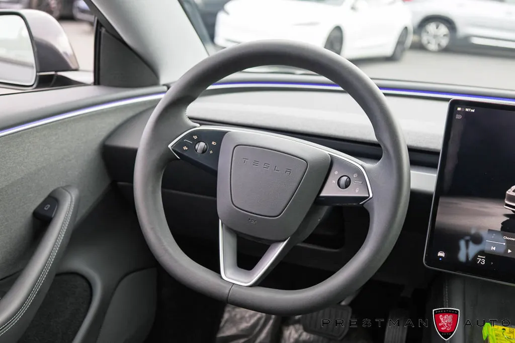 Tesla Model 3 photo 31