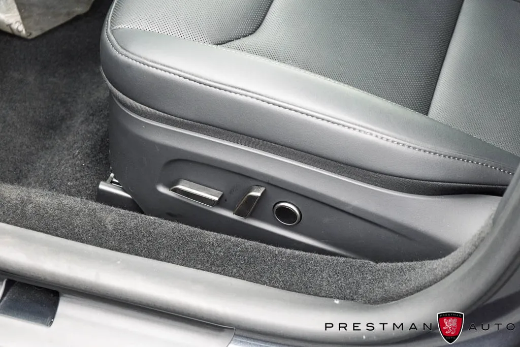 Tesla Model 3 photo 21