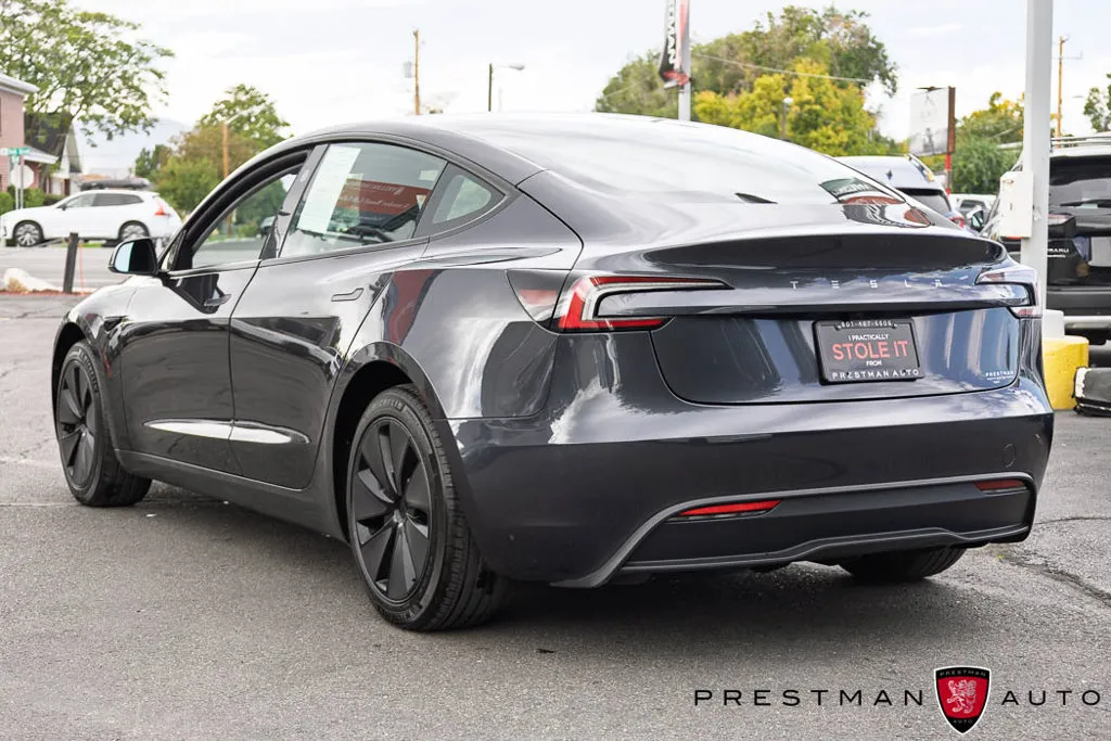 Tesla Model 3 photo 17