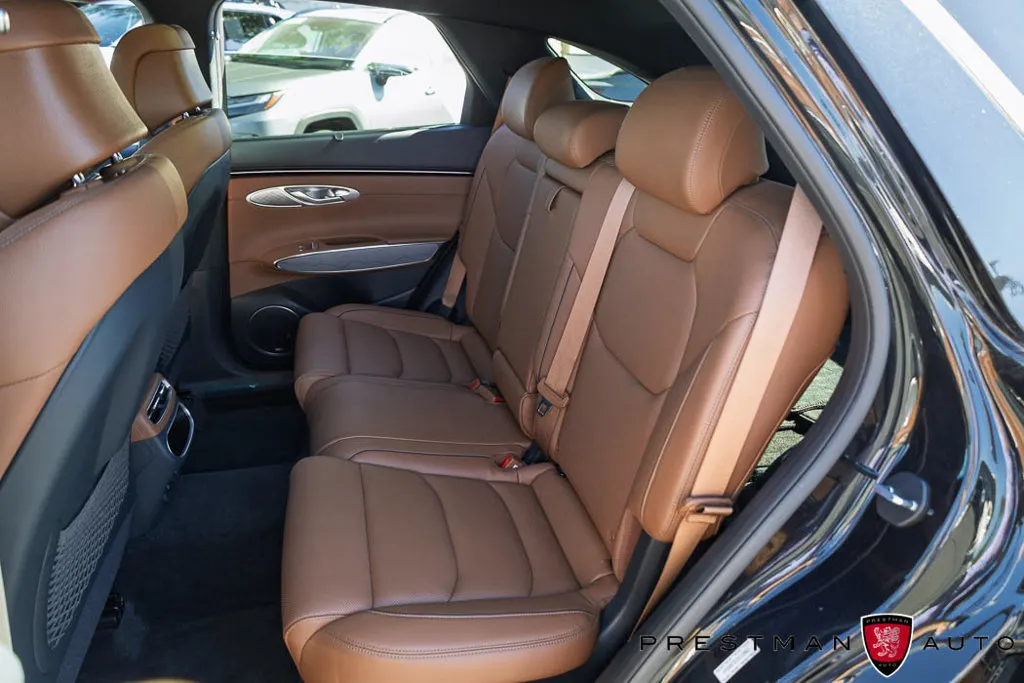 Genesis GV70 photo 40