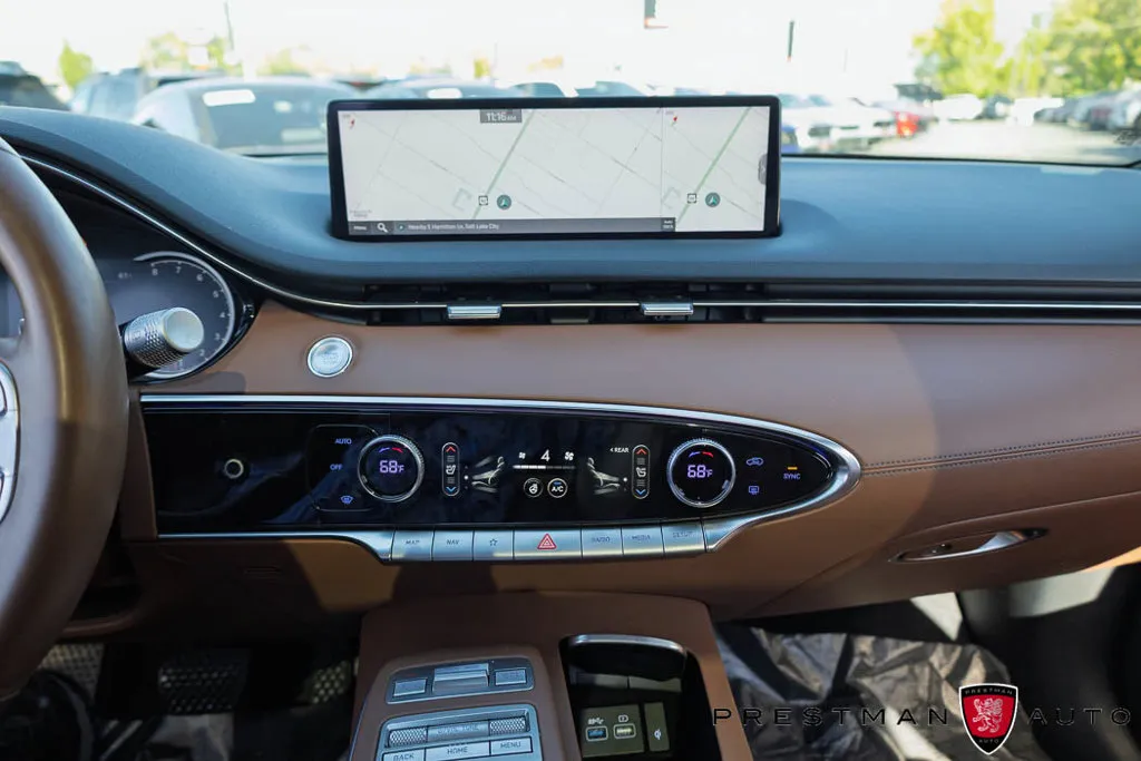 Genesis GV70 photo 30