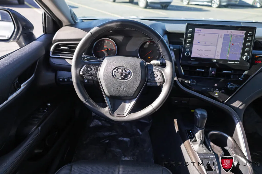 Toyota Camry photo 2