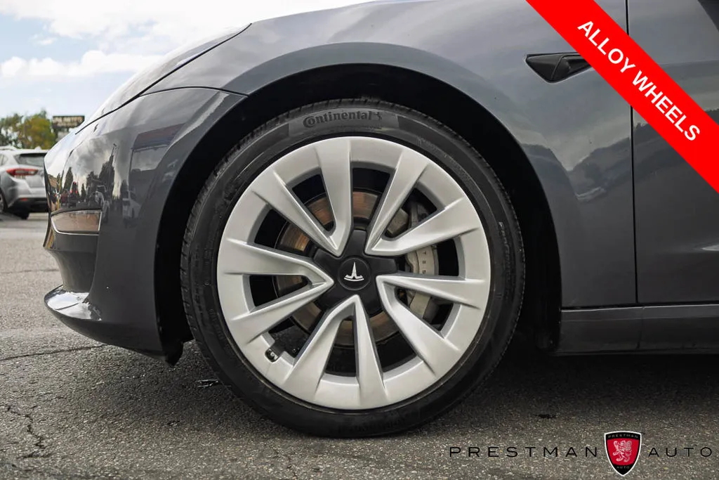 Tesla Model 3 photo 11