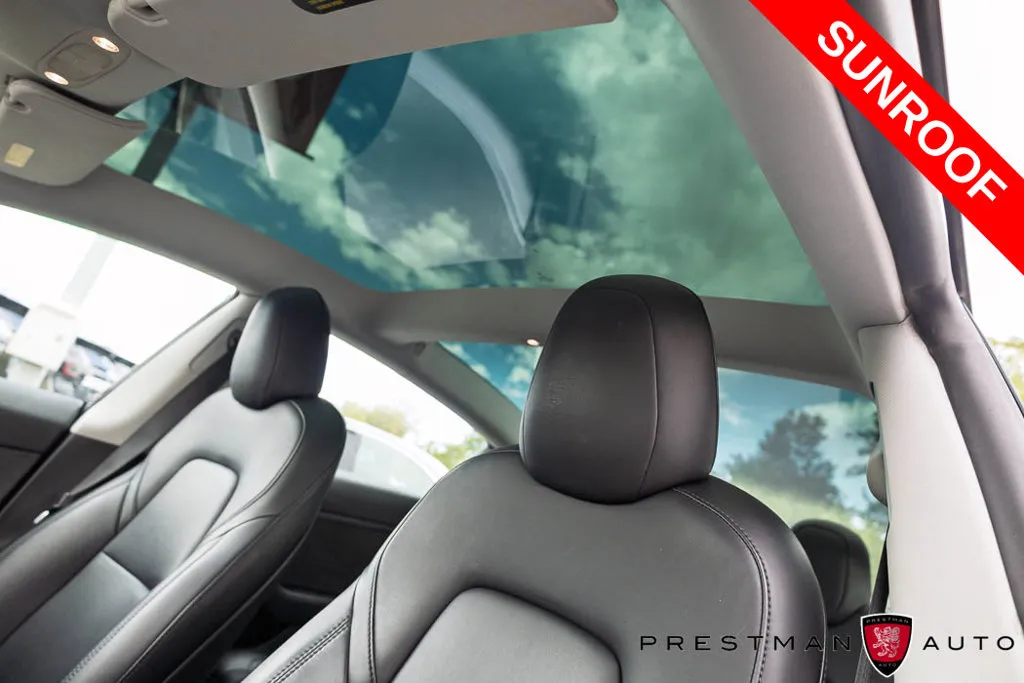 Tesla Model 3 photo 10