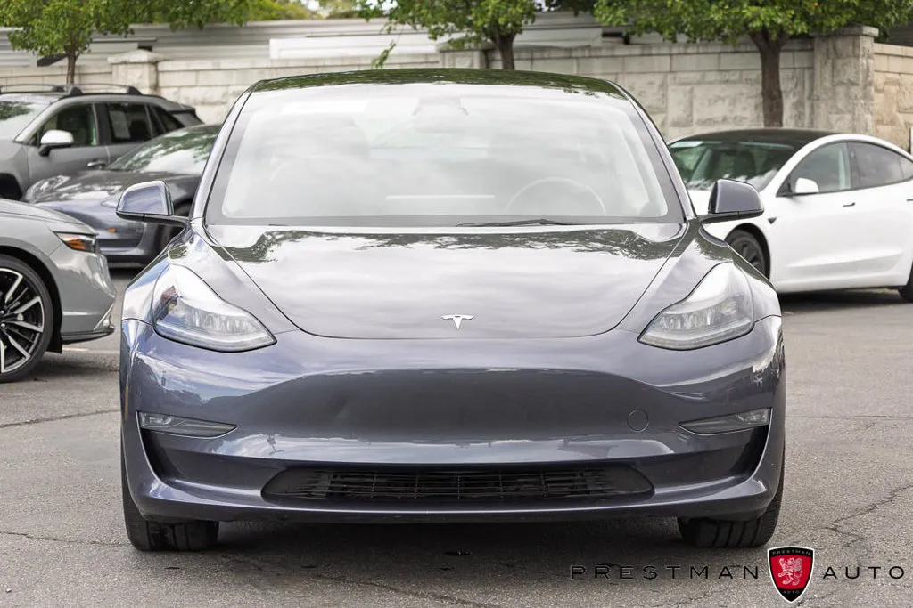 Tesla Model 3 photo 12