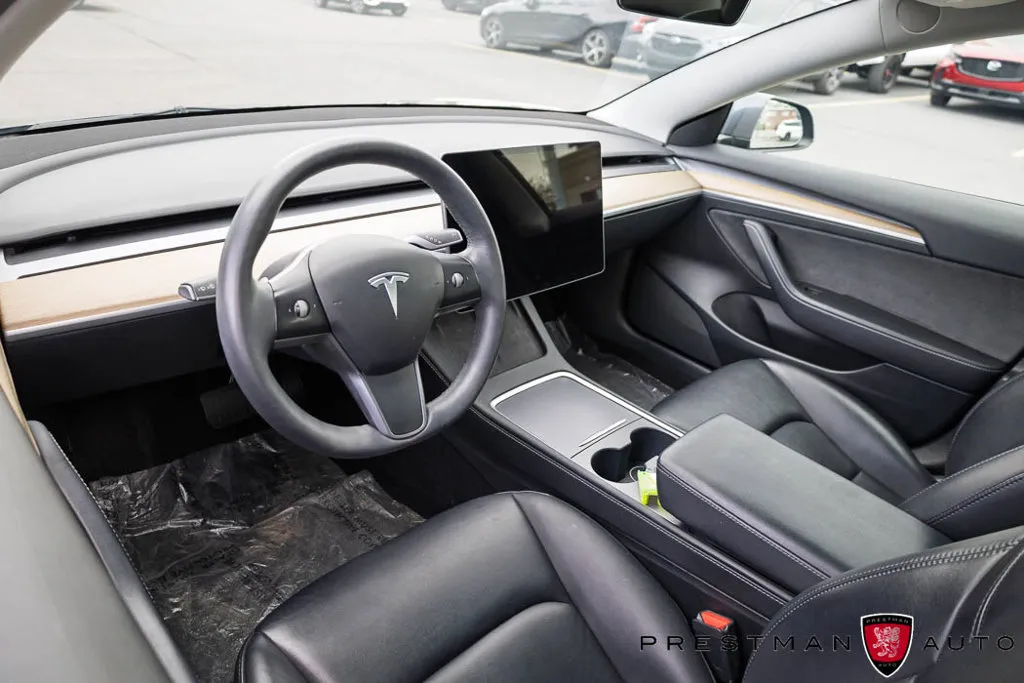 Tesla Model 3 photo 23