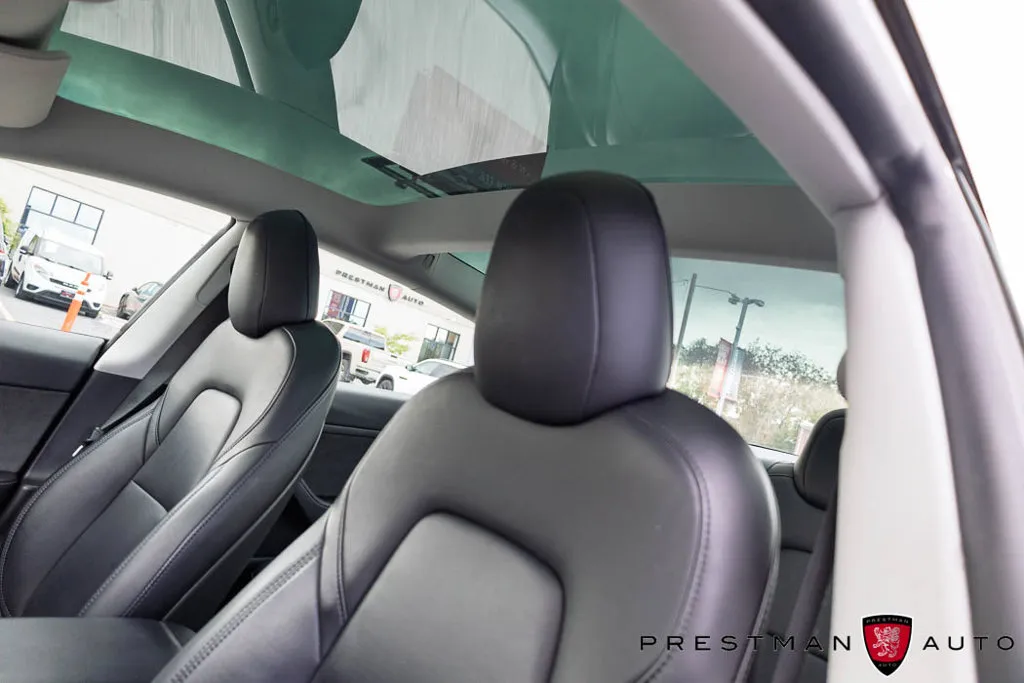 Tesla Model 3 photo 27