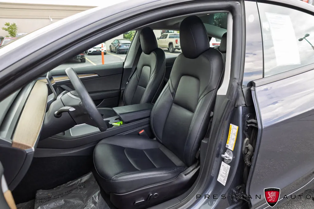 Tesla Model 3 photo 24