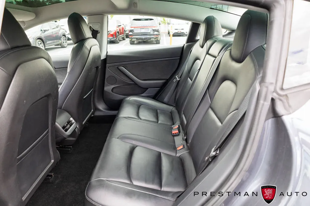 Tesla Model 3 photo 33