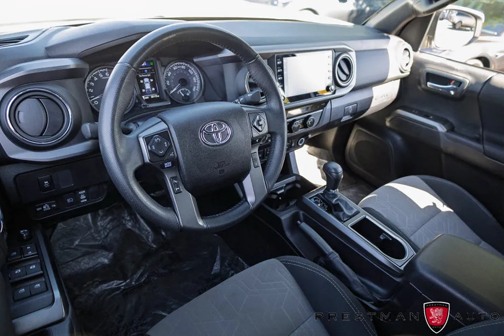 Toyota Tacoma photo 22