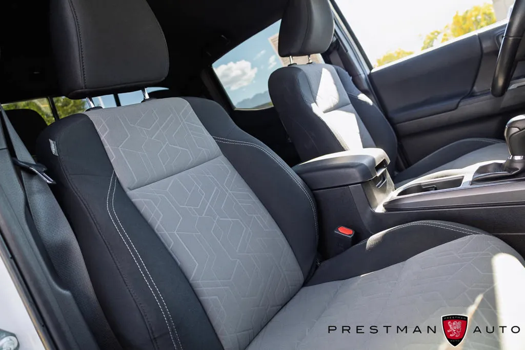 Toyota Tacoma photo 10