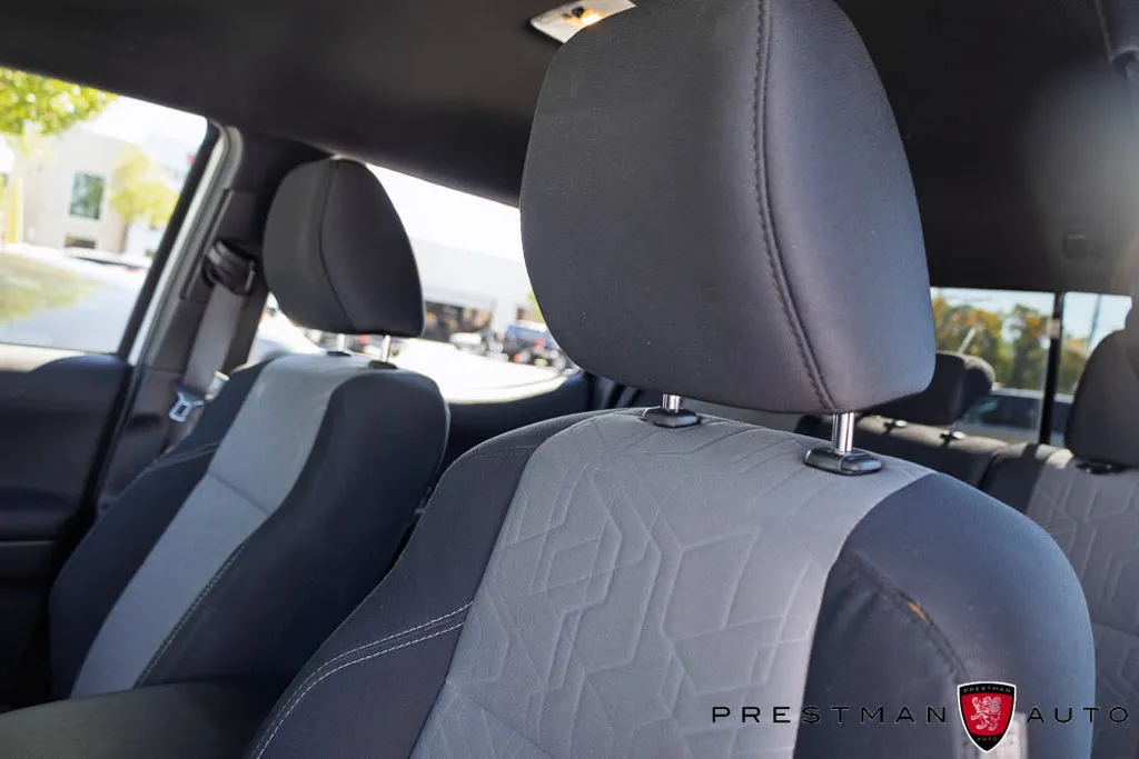 Toyota Tacoma photo 26