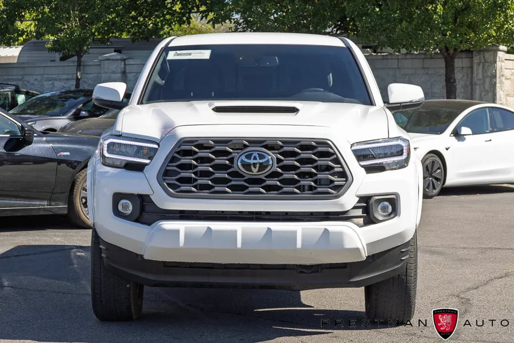 Toyota Tacoma photo 14