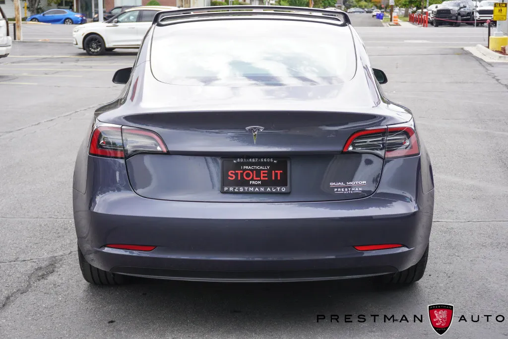 Tesla Model 3 photo 16