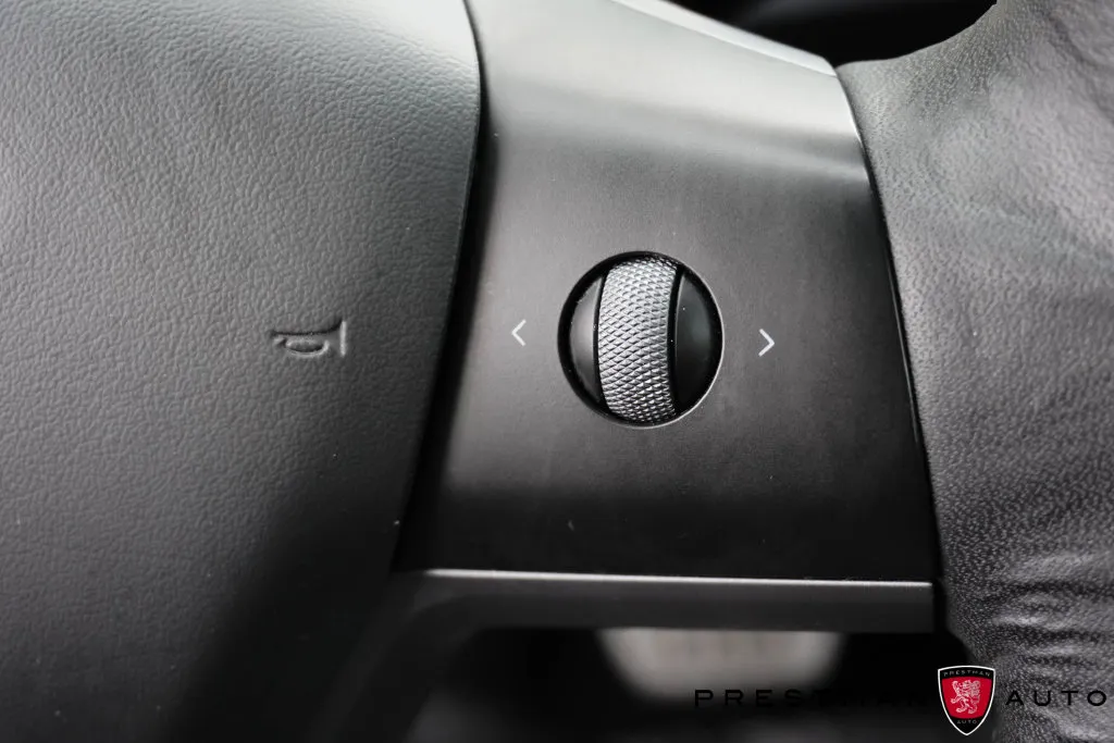 Tesla Model 3 photo 23