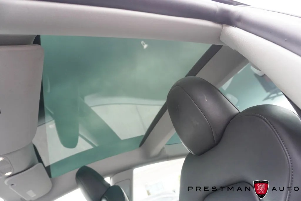 Tesla Model 3 photo 10