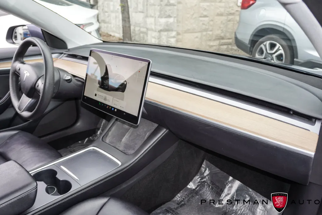 Tesla Model 3 photo 33