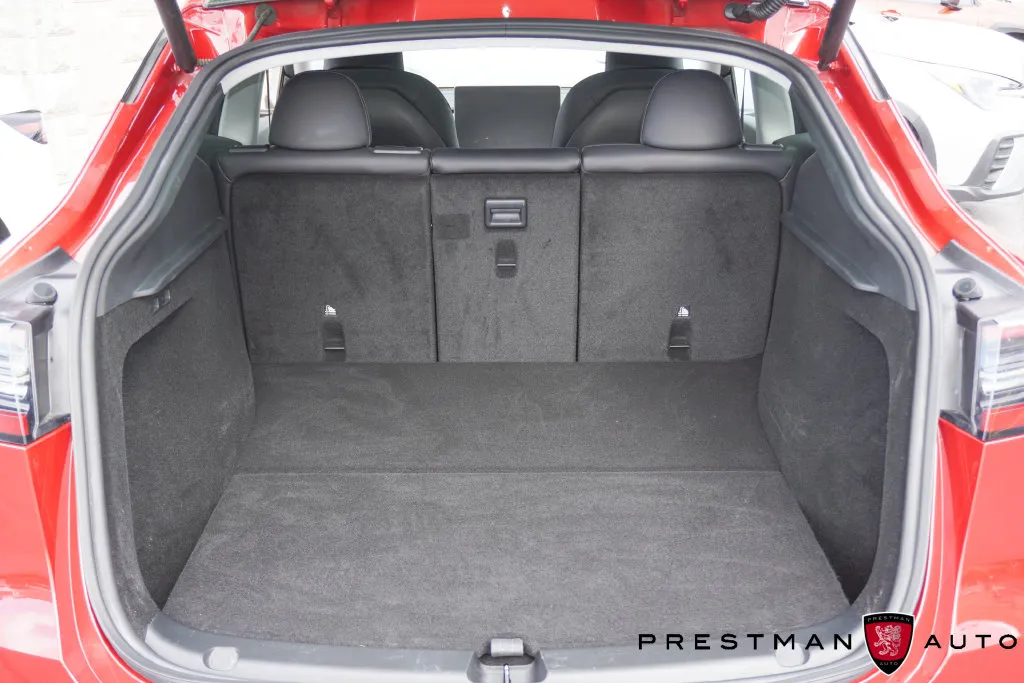 Tesla Model Y photo 28