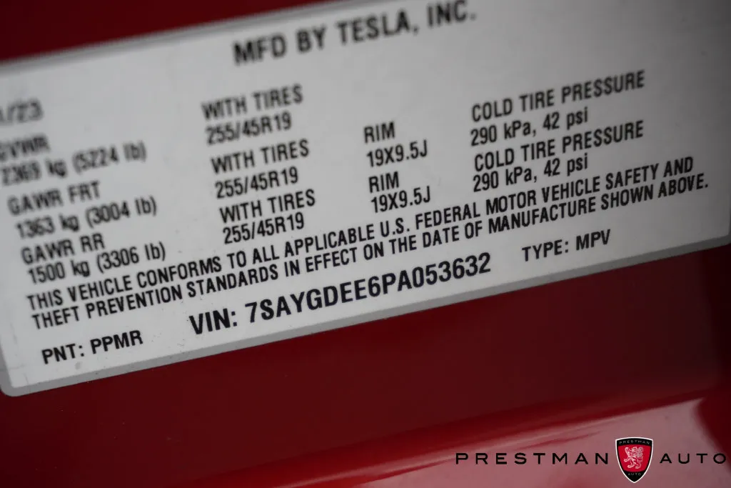 Tesla Model Y photo 17