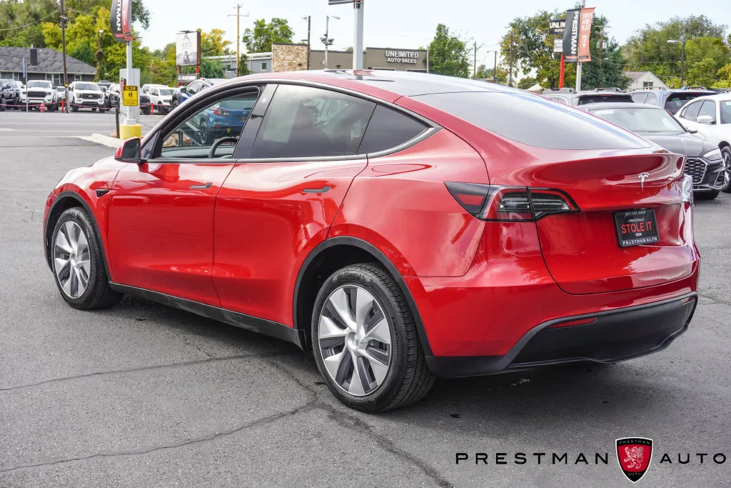 Tesla Model Y photo 13
