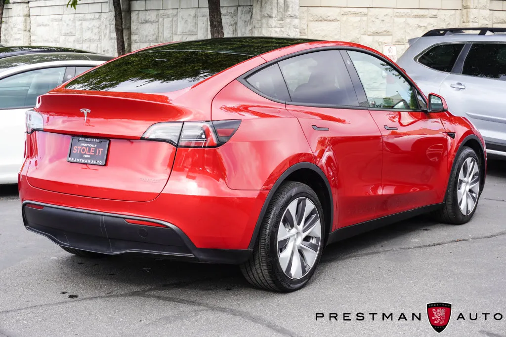 Tesla Model Y photo 15