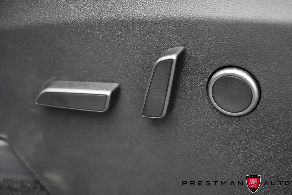 Tesla Model Y photo 18