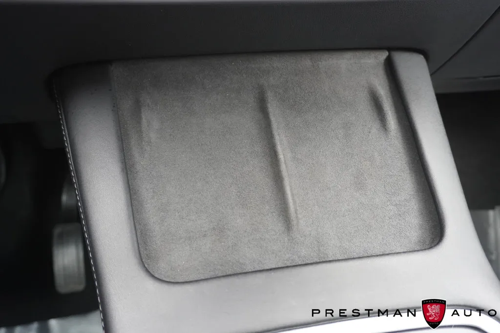 Tesla Model Y photo 23