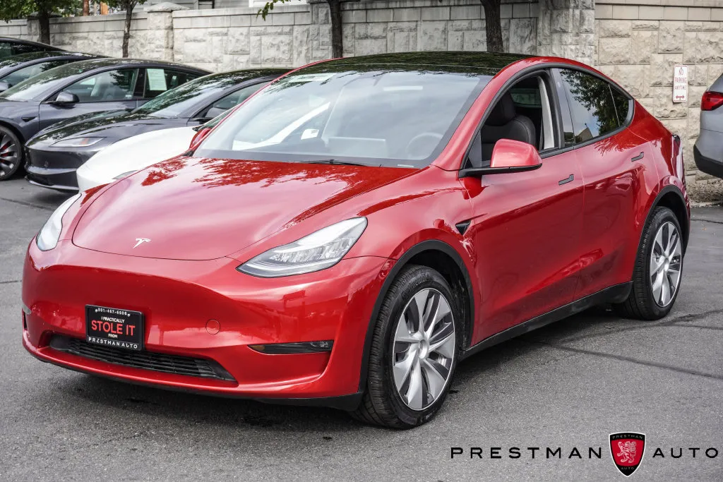 Tesla Model Y photo 11
