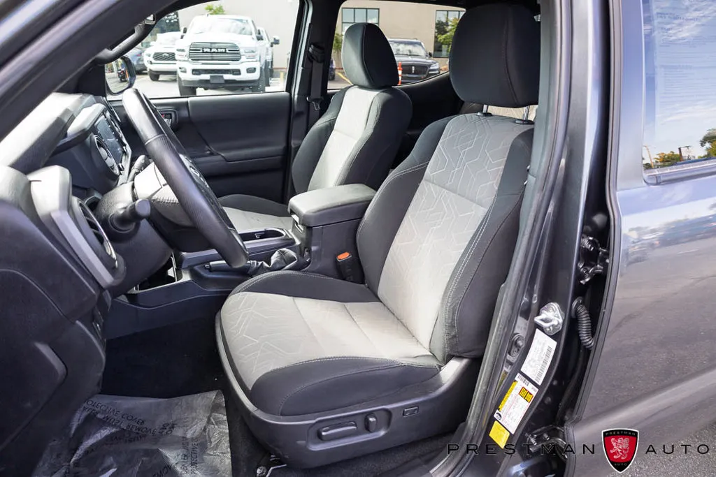 Toyota Tacoma photo 23