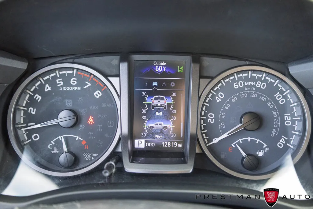 Toyota Tacoma photo 28