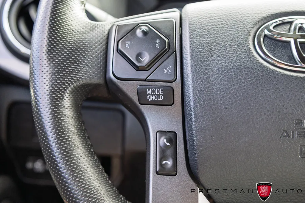 Toyota Tacoma photo 29