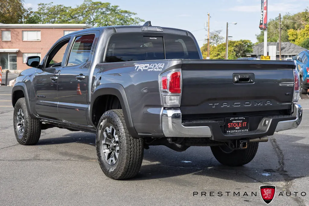 Toyota Tacoma photo 18