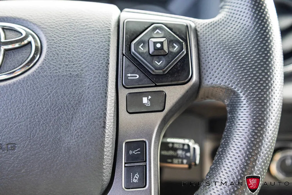 Toyota Tacoma photo 30