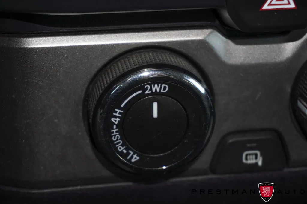 Toyota Tacoma photo 33